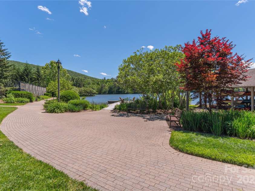 35 Sparkle Dun Drive, Biltmore Lake, NC 28715.  MLS# CAR4291424, YatesRealty ID 34833. 