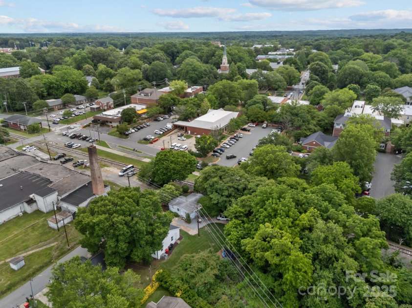 207 Eden Street, Davidson, NC 28036.  MLS# CAR4257551, YatesRealty ID 34834. 