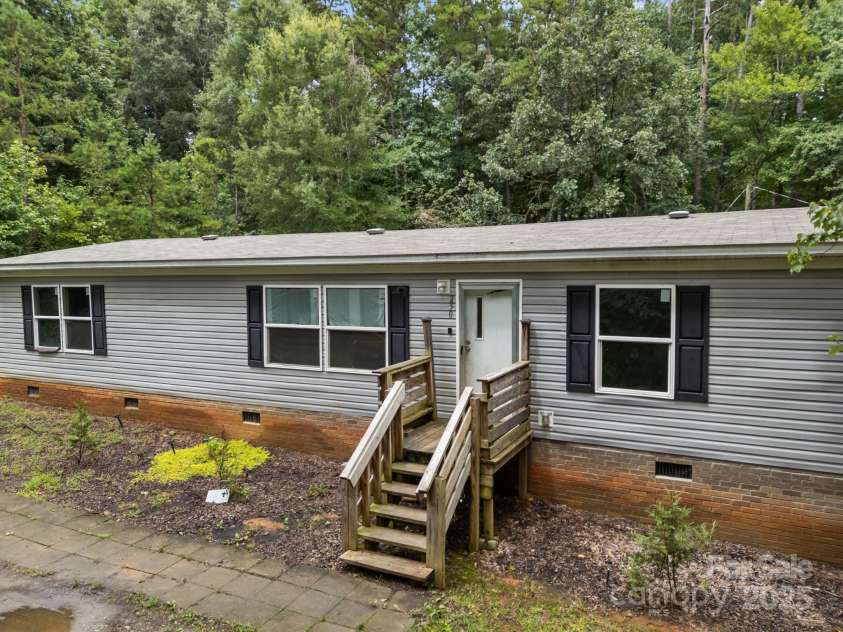 250 Timber Ridge Drive, Salisbury, NC 28144.  MLS# CAR4292793, YatesRealty ID 34835. 