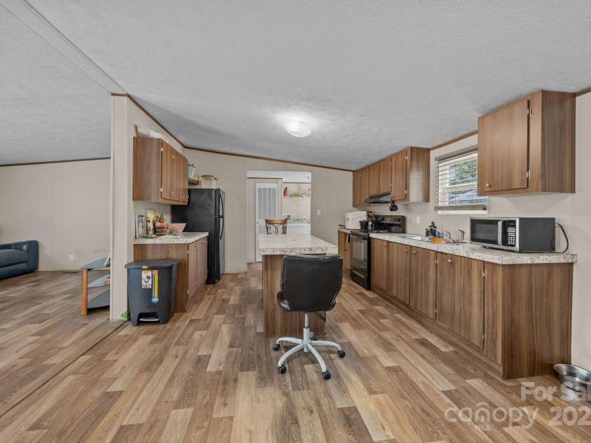 250 Timber Ridge Drive, Salisbury, NC 28144.  MLS# CAR4292793, YatesRealty ID 34835. 