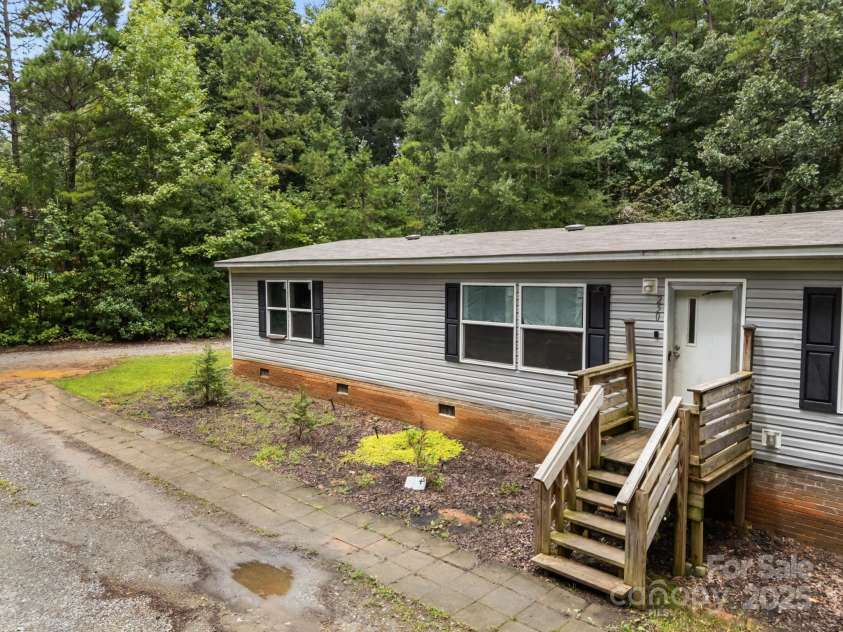 250 Timber Ridge Drive, Salisbury, NC 28144.  MLS# CAR4292793, YatesRealty ID 34835. 