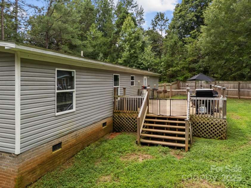 250 Timber Ridge Drive, Salisbury, NC 28144.  MLS# CAR4292793, YatesRealty ID 34835. 