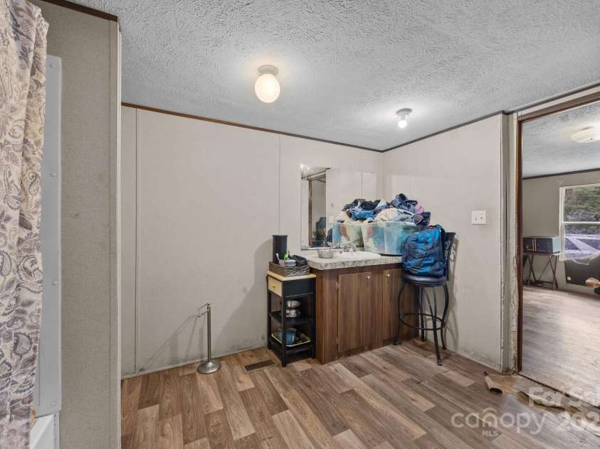 250 Timber Ridge Drive, Salisbury, NC 28144.  MLS# CAR4292793, YatesRealty ID 34835. Second bathroom