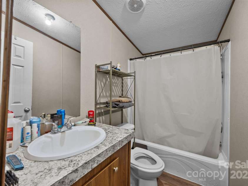 250 Timber Ridge Drive, Salisbury, NC 28144.  MLS# CAR4292793, YatesRealty ID 34835. Second bathroom