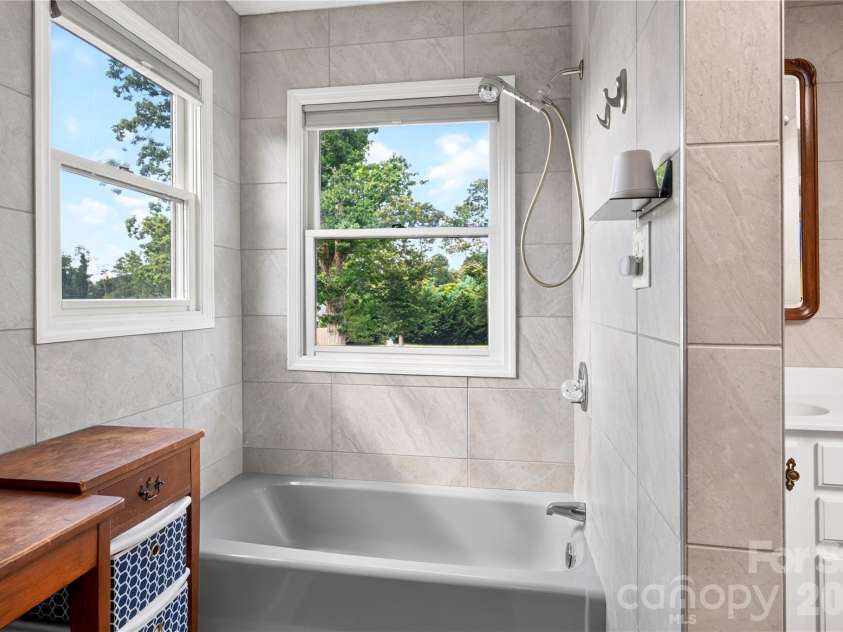 10 Old Turnpike Road, Mills River, NC 28759.  MLS# CAR4399387, YatesRealty ID 34836. Primary Bath