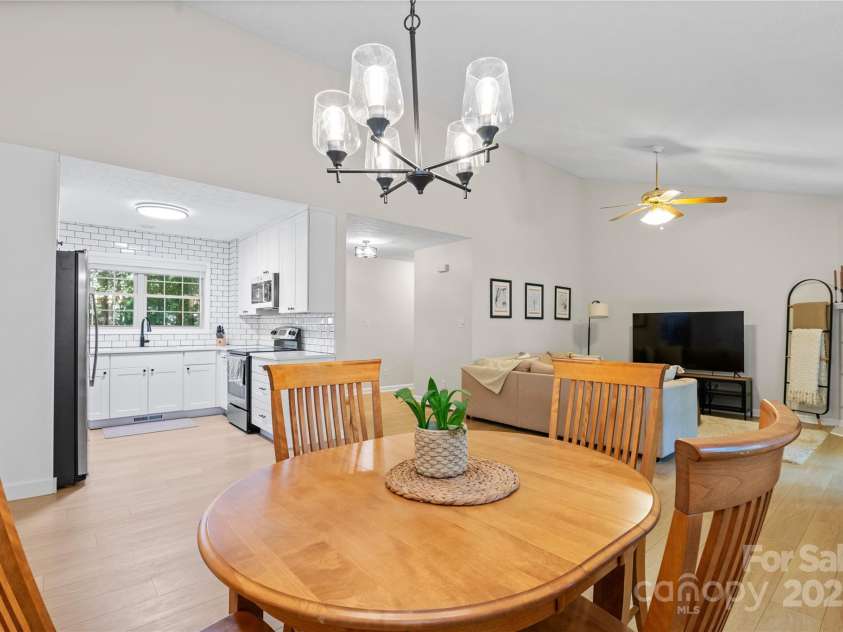 38 Leatherwood Drive, Candler, NC 28715.  MLS# CAR4295825, YatesRealty ID 34836. 