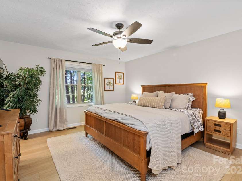 38 Leatherwood Drive, Candler, NC 28715.  MLS# CAR4295825, YatesRealty ID 34836. 