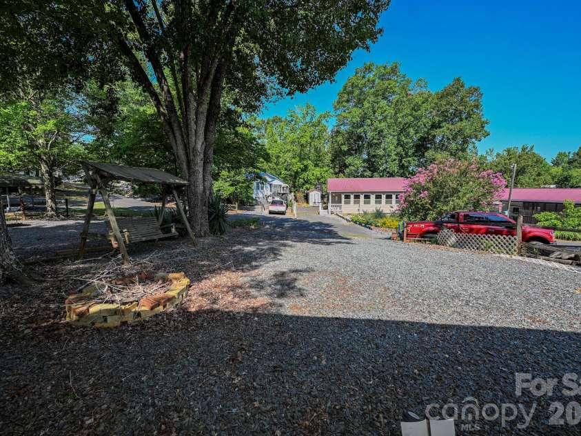 125 Hollywood Trail, Mount Gilead, NC 27306.  MLS# CAR4400024, YatesRealty ID 34838. 
