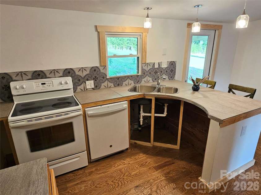 516 John Swofford Road, Nebo, NC 28761.  MLS# CAR4397617, YatesRealty ID 34839. 
