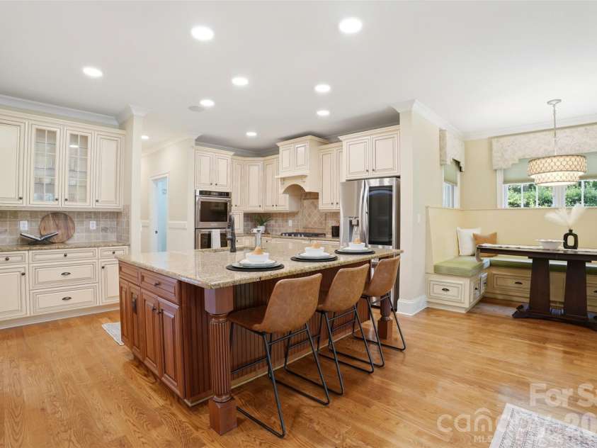 1405 Elmsford Lane, Matthews, NC 28105.  MLS# CAR4387431, YatesRealty ID 3484. 