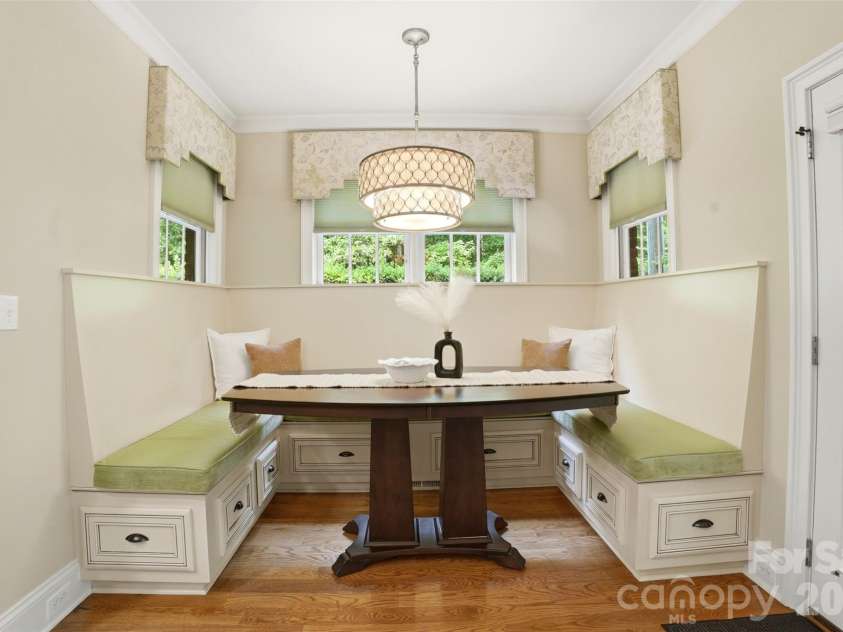 1405 Elmsford Lane, Matthews, NC 28105.  MLS# CAR4387431, YatesRealty ID 3484. 