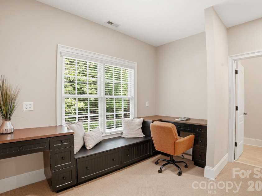 1405 Elmsford Lane, Matthews, NC 28105.  MLS# CAR4387431, YatesRealty ID 3484. 