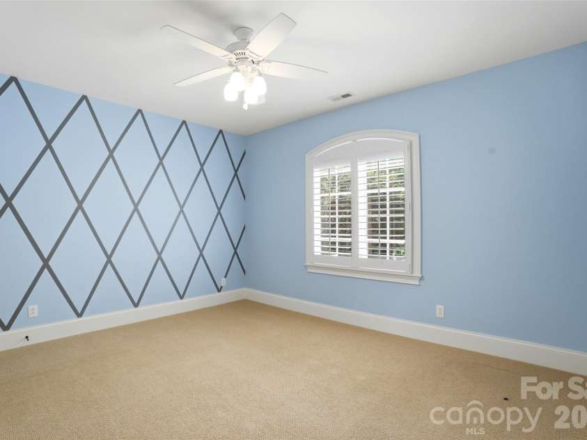 1405 Elmsford Lane, Matthews, NC 28105.  MLS# CAR4387431, YatesRealty ID 3484. 