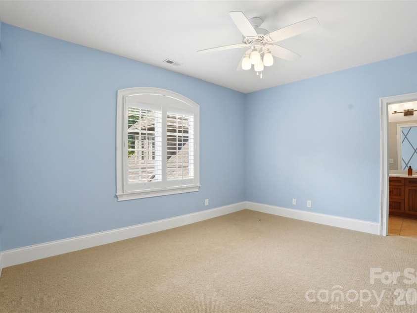 1405 Elmsford Lane, Matthews, NC 28105.  MLS# CAR4387431, YatesRealty ID 3484. 