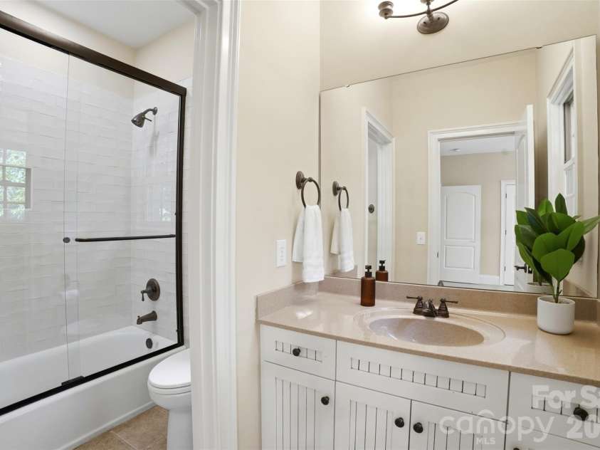 1405 Elmsford Lane, Matthews, NC 28105.  MLS# CAR4387431, YatesRealty ID 3484. 