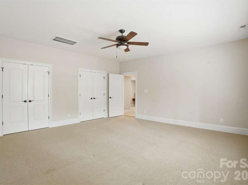 1405 Elmsford Lane, Matthews, NC 28105.  MLS# CAR4387431, YatesRealty ID 3484. 