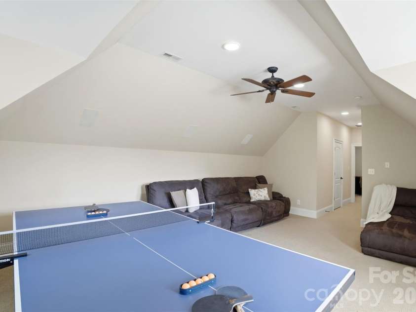 1405 Elmsford Lane, Matthews, NC 28105.  MLS# CAR4387431, YatesRealty ID 3484. 