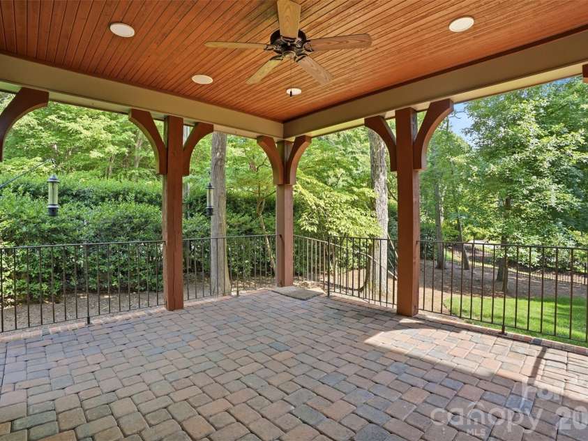 1405 Elmsford Lane, Matthews, NC 28105.  MLS# CAR4387431, YatesRealty ID 3484. 