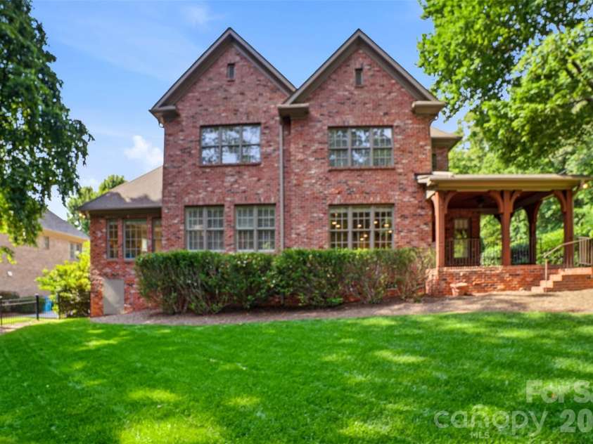 1405 Elmsford Lane, Matthews, NC 28105.  MLS# CAR4387431, YatesRealty ID 3484. 