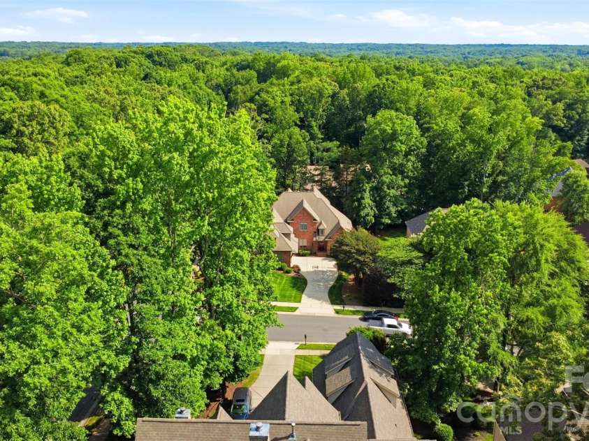 1405 Elmsford Lane, Matthews, NC 28105.  MLS# CAR4387431, YatesRealty ID 3484. 