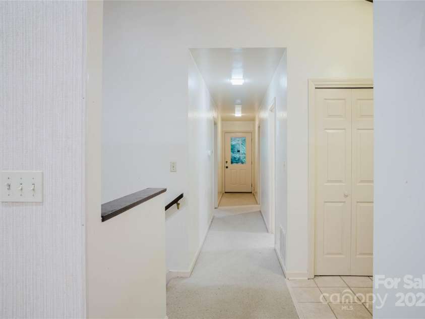 305 Heathcote Road, Hendersonville, NC 28791.  MLS# CAR4293902, YatesRealty ID 34840. 