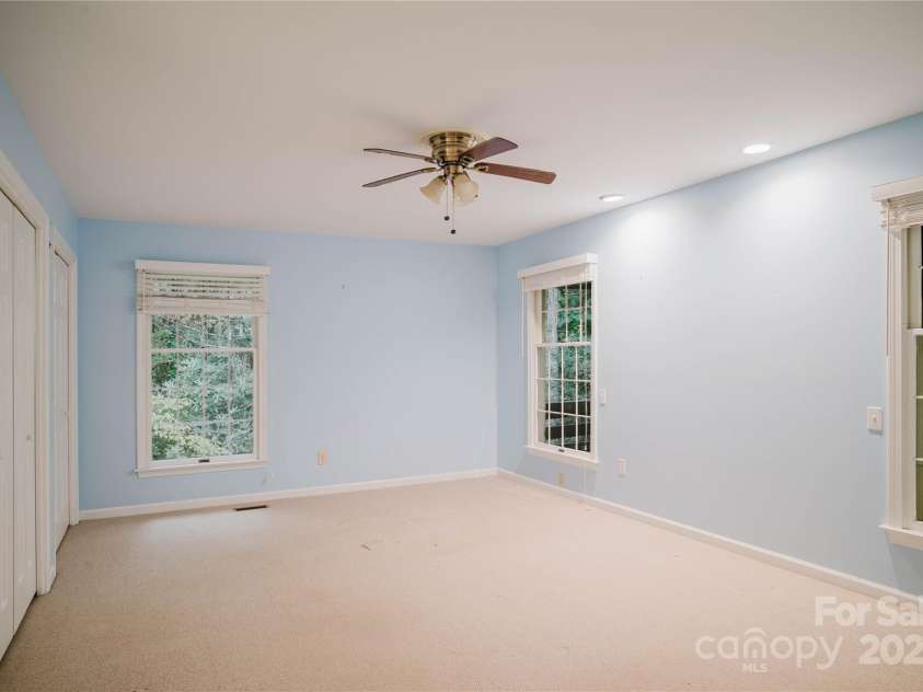 305 Heathcote Road, Hendersonville, NC 28791.  MLS# CAR4293902, YatesRealty ID 34840. 