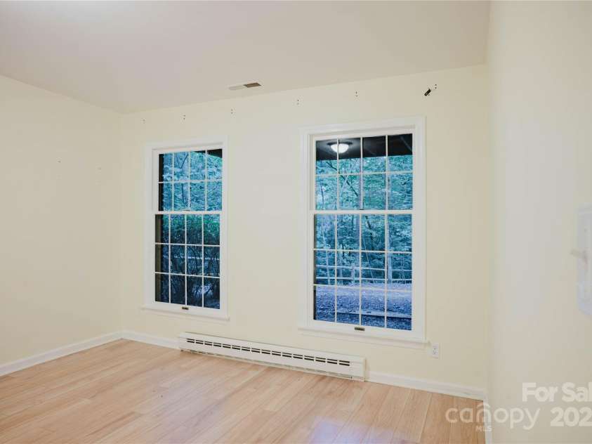 305 Heathcote Road, Hendersonville, NC 28791.  MLS# CAR4293902, YatesRealty ID 34840. 