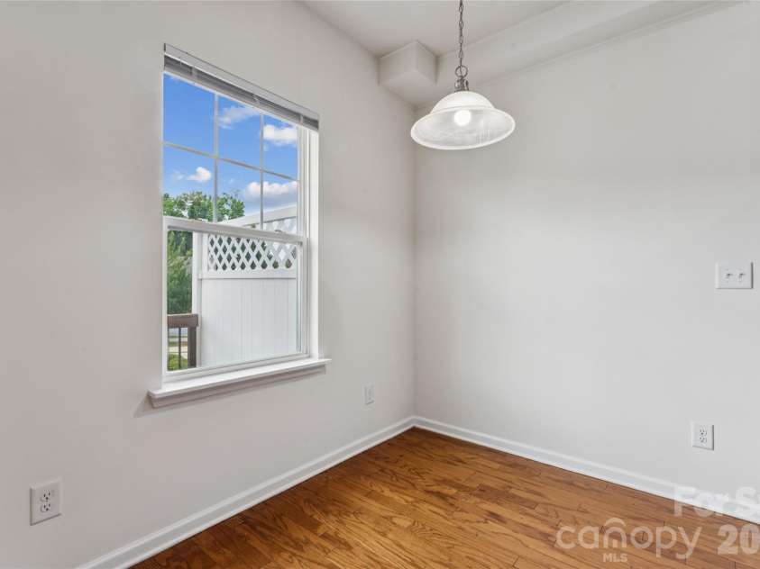 6443 Prosperity Church Road, Charlotte, NC 28269.  MLS# CAR4399263, YatesRealty ID 34840. Breakfast area