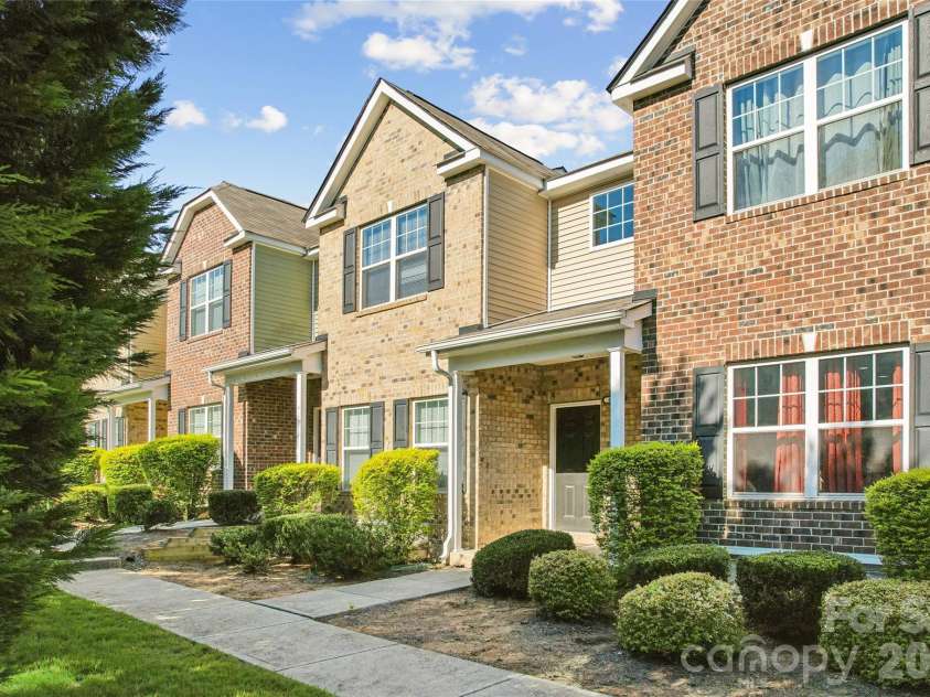 6443 Prosperity Church Road, Charlotte, NC 28269.  MLS# CAR4399263, YatesRealty ID 34840. Exterior Front