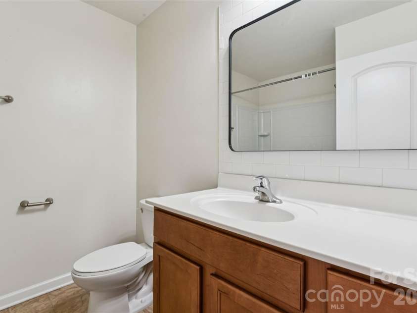 6443 Prosperity Church Road, Charlotte, NC 28269.  MLS# CAR4399263, YatesRealty ID 34840. Full Bathroom on upper floor