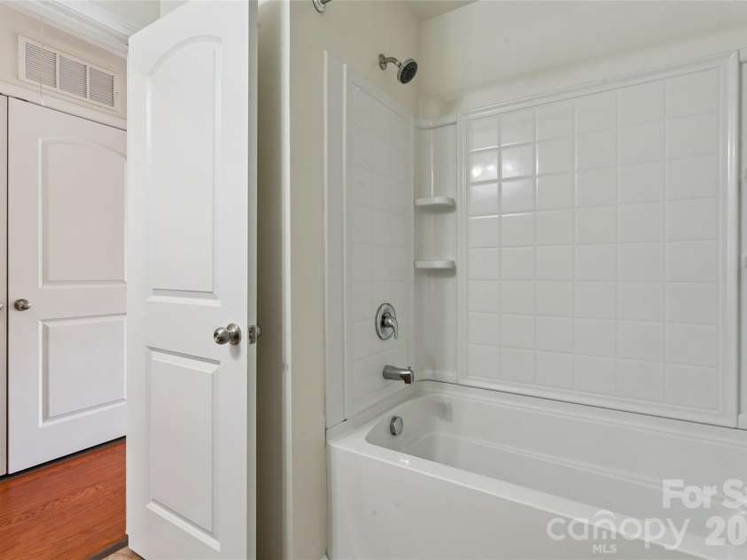 6443 Prosperity Church Road, Charlotte, NC 28269.  MLS# CAR4399263, YatesRealty ID 34840. Full Bathroom on upper floor