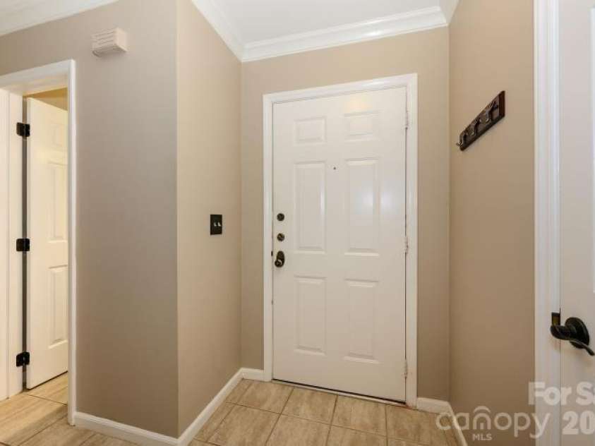 3605 Colony Crossing Drive, Charlotte, NC 28226.  MLS# CAR4398569, YatesRealty ID 34841. 