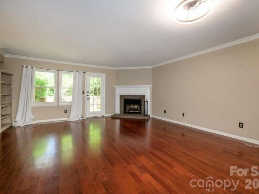 3605 Colony Crossing Drive, Charlotte, NC 28226.  MLS# CAR4398569, YatesRealty ID 34841. 