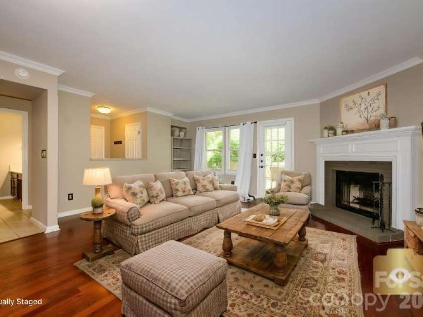 3605 Colony Crossing Drive, Charlotte, NC 28226.  MLS# CAR4398569, YatesRealty ID 34841. 