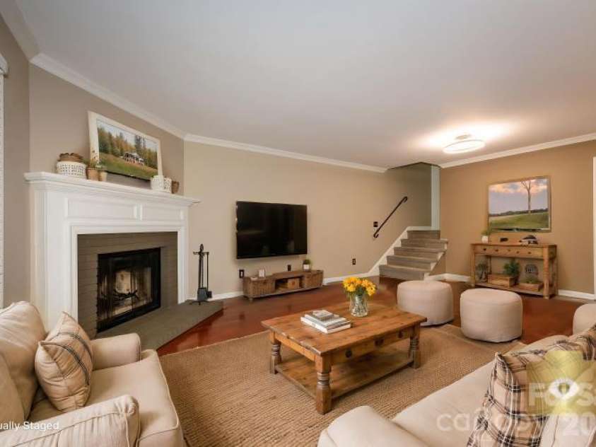 3605 Colony Crossing Drive, Charlotte, NC 28226.  MLS# CAR4398569, YatesRealty ID 34841. 