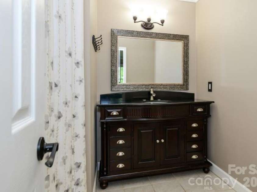 3605 Colony Crossing Drive, Charlotte, NC 28226.  MLS# CAR4398569, YatesRealty ID 34841. 