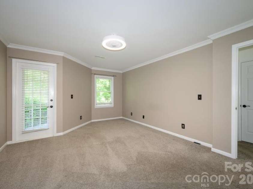 3605 Colony Crossing Drive, Charlotte, NC 28226.  MLS# CAR4398569, YatesRealty ID 34841. 