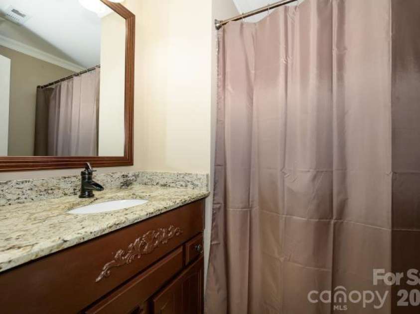 3605 Colony Crossing Drive, Charlotte, NC 28226.  MLS# CAR4398569, YatesRealty ID 34841. 
