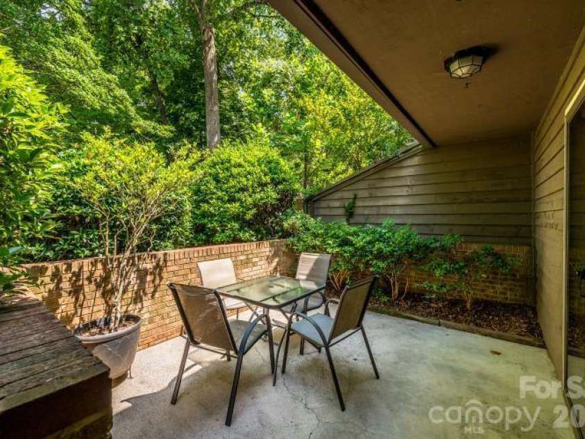 3605 Colony Crossing Drive, Charlotte, NC 28226.  MLS# CAR4398569, YatesRealty ID 34841. 
