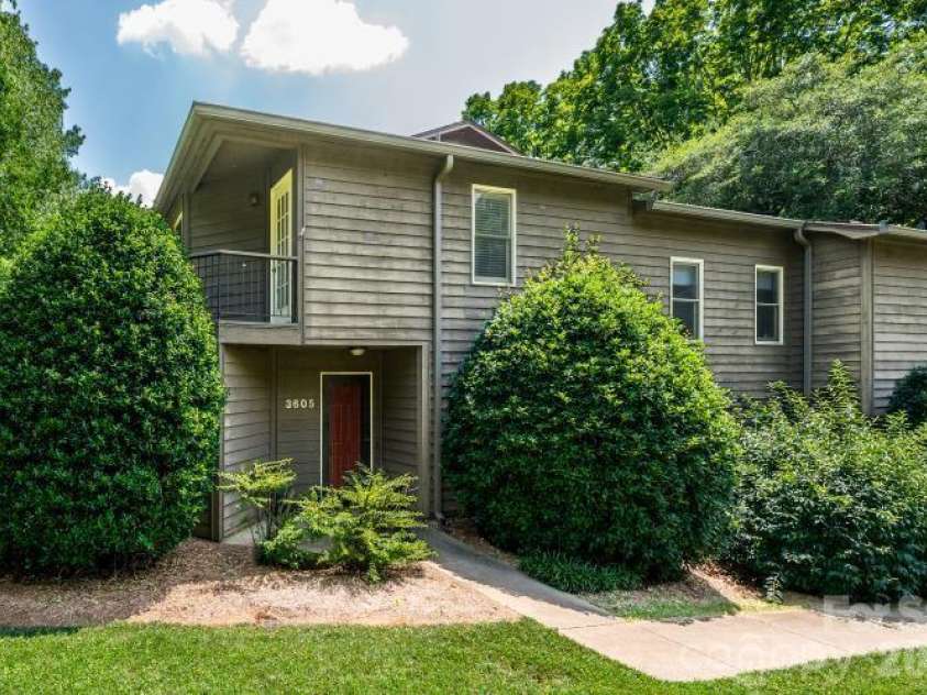 3605 Colony Crossing Drive, Charlotte, NC 28226.  MLS# CAR4398569, YatesRealty ID 34841. 