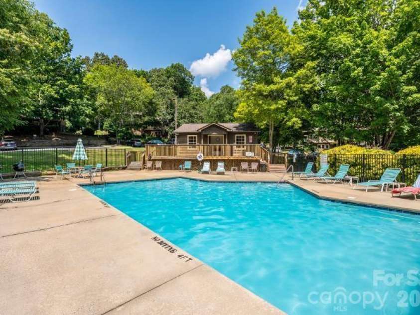 3605 Colony Crossing Drive, Charlotte, NC 28226.  MLS# CAR4398569, YatesRealty ID 34841. 
