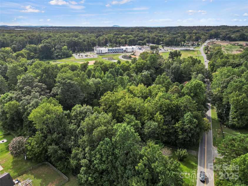 6109 Paw Creek Road, Charlotte, NC 28214.  MLS# CAR4286051, YatesRealty ID 34841. 