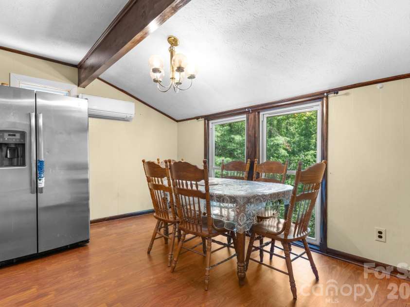 828 Manchester Street, Lenoir, NC 28645.  MLS# CAR4399438, YatesRealty ID 34842. 