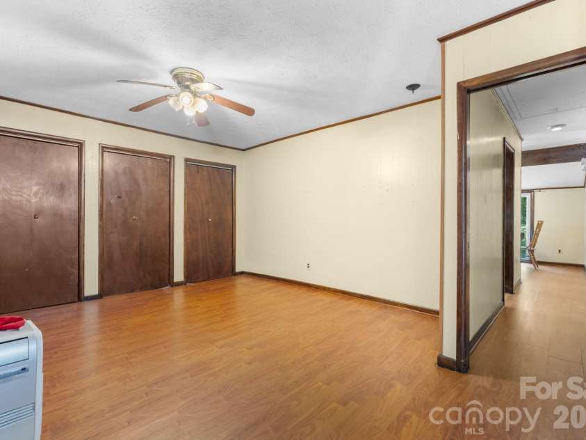 828 Manchester Street, Lenoir, NC 28645.  MLS# CAR4399438, YatesRealty ID 34842. 