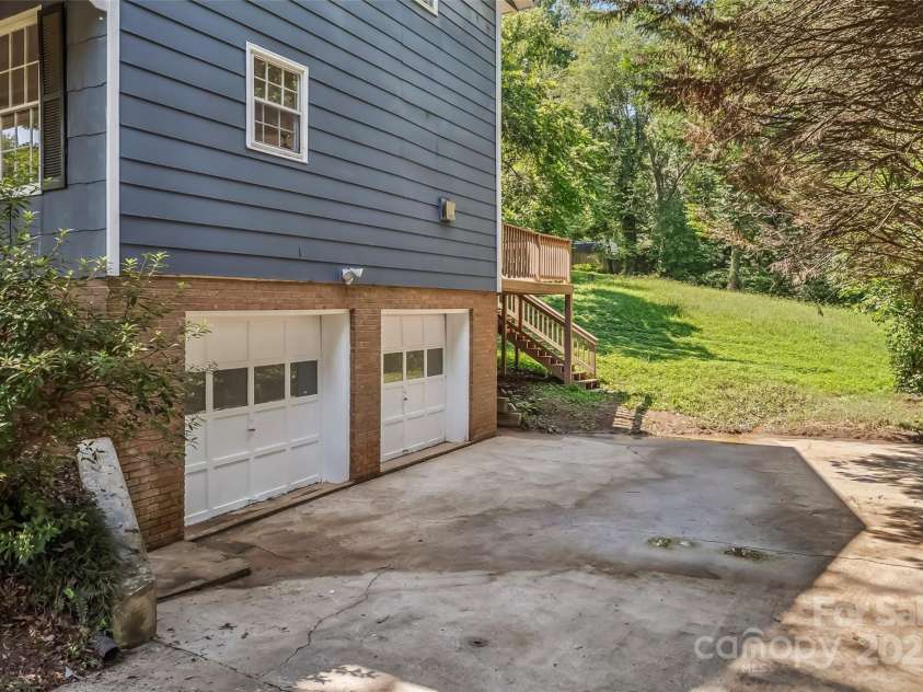 1120 16th Avenue, Hickory, NC 28601.  MLS# CAR4281676, YatesRealty ID 34843. Basement/2-Car Garage