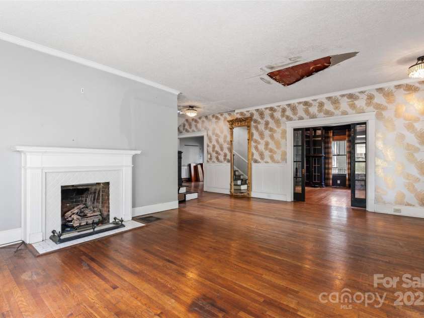 701 Fulton Street, Salisbury, NC 28144.  MLS# CAR4284297, YatesRealty ID 34845. Living Room
