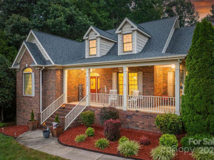 1128 Bugle Lane, Newton, NC 28658.  MLS# CAR4283923, YatesRealty ID 34846. 