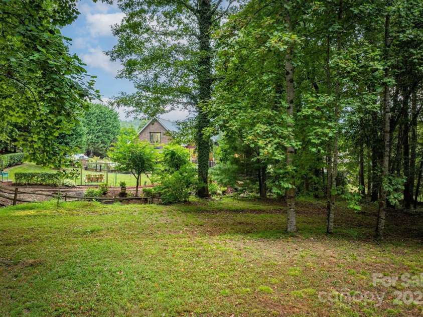 1128 Bugle Lane, Newton, NC 28658.  MLS# CAR4283923, YatesRealty ID 34846. 