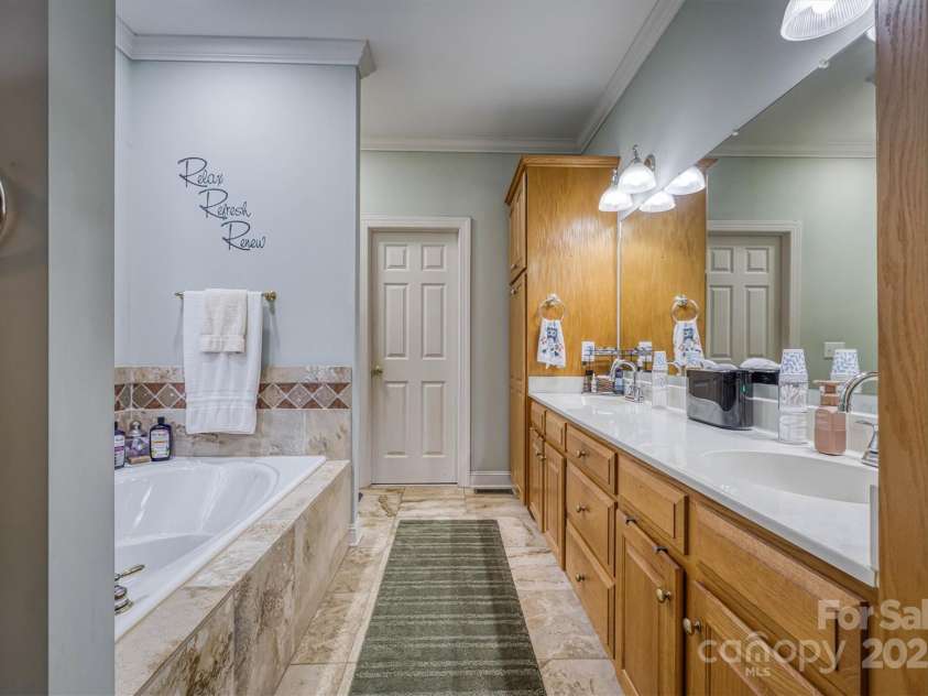 1128 Bugle Lane, Newton, NC 28658.  MLS# CAR4283923, YatesRealty ID 34846. 