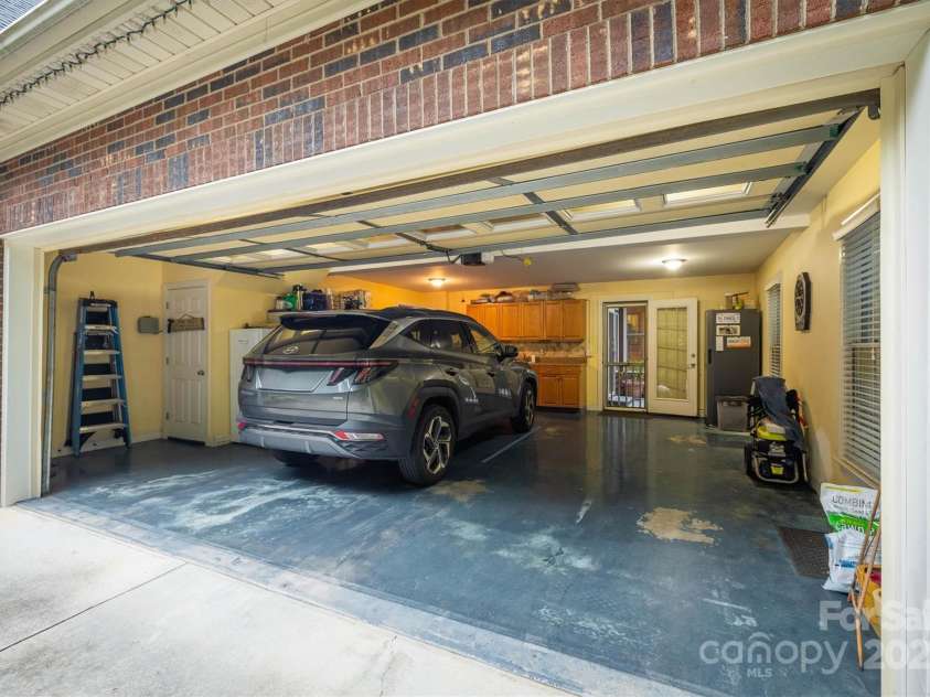 1128 Bugle Lane, Newton, NC 28658.  MLS# CAR4283923, YatesRealty ID 34846. 